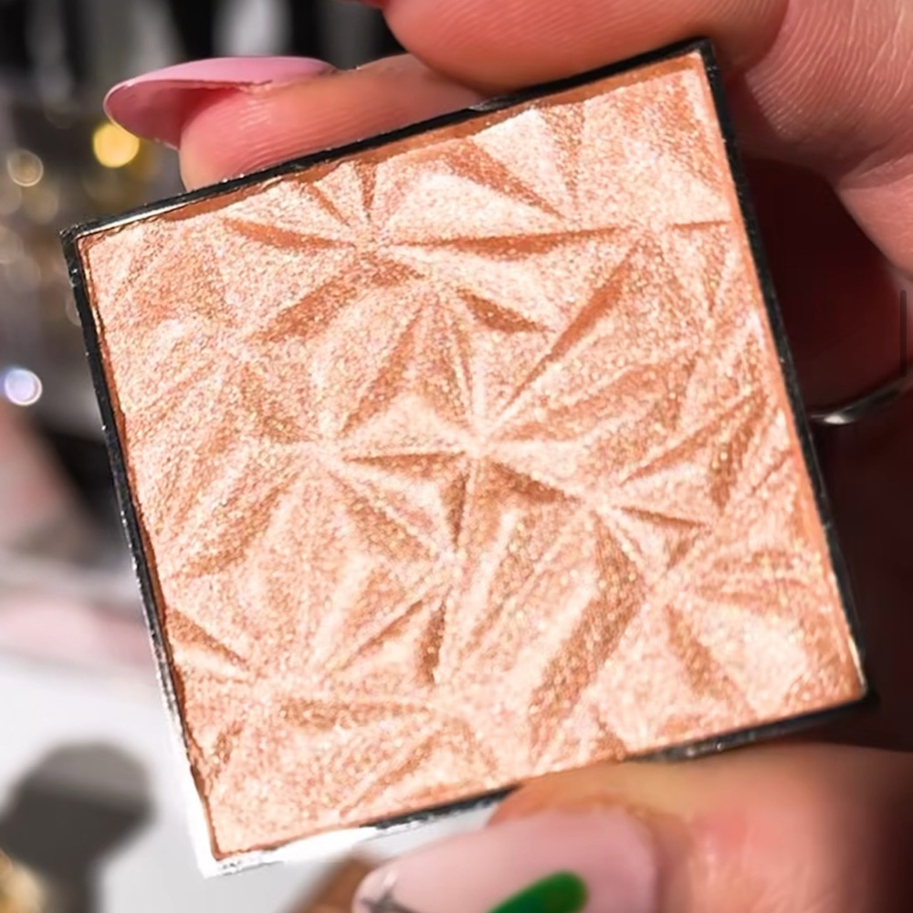 Radiant Glow Highlighter - Gold